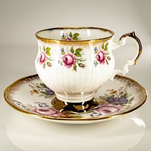 Vintage Elizabethan fine bone china teacup and saucer